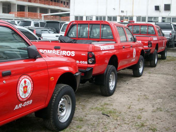 Bombeiro: adesivacao de frota